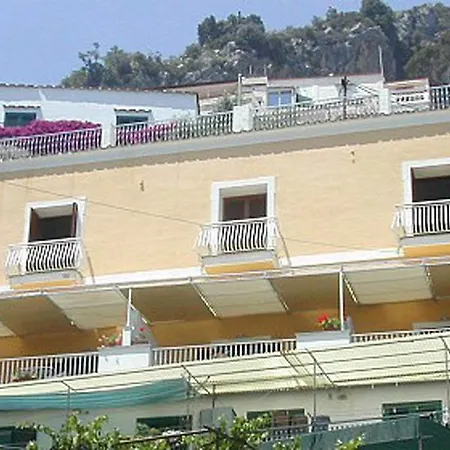 Ludovica Room *